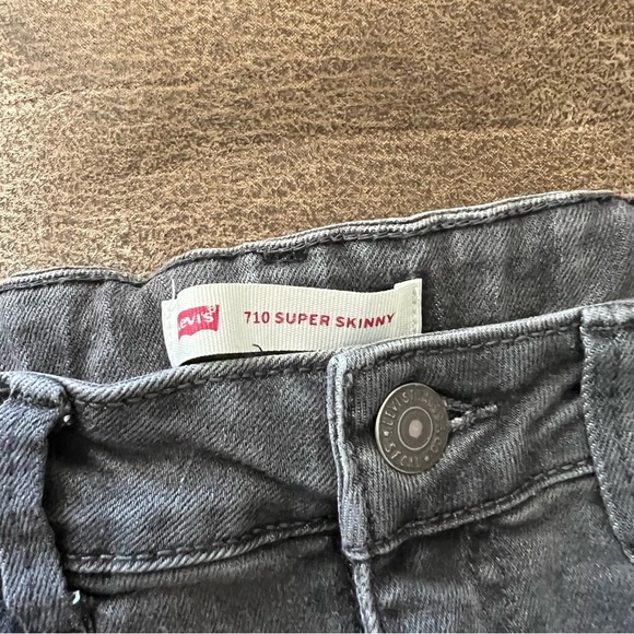 Levi’s Super Skinny Jeans - Picture 6 of 16